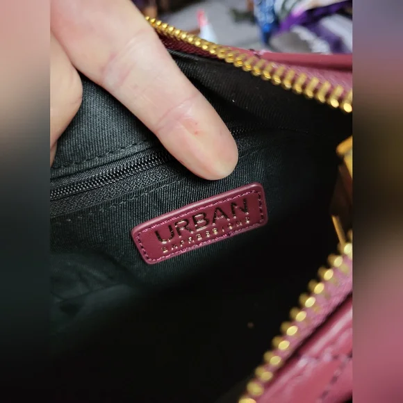 Urban expressions quilted shoulder bag gold tone metal-wine - Picture 10 of 12